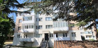 Eskişehir'de 4'üncü kattan düşen kişi öldü