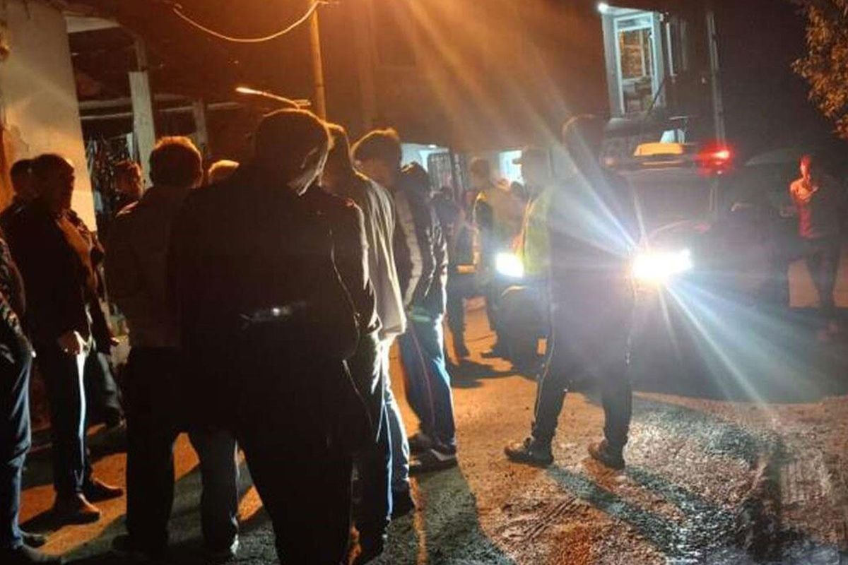 Görele'yi ayağa kaldıran sır patlama: Evler sallandı, gökten parçalar düştü
