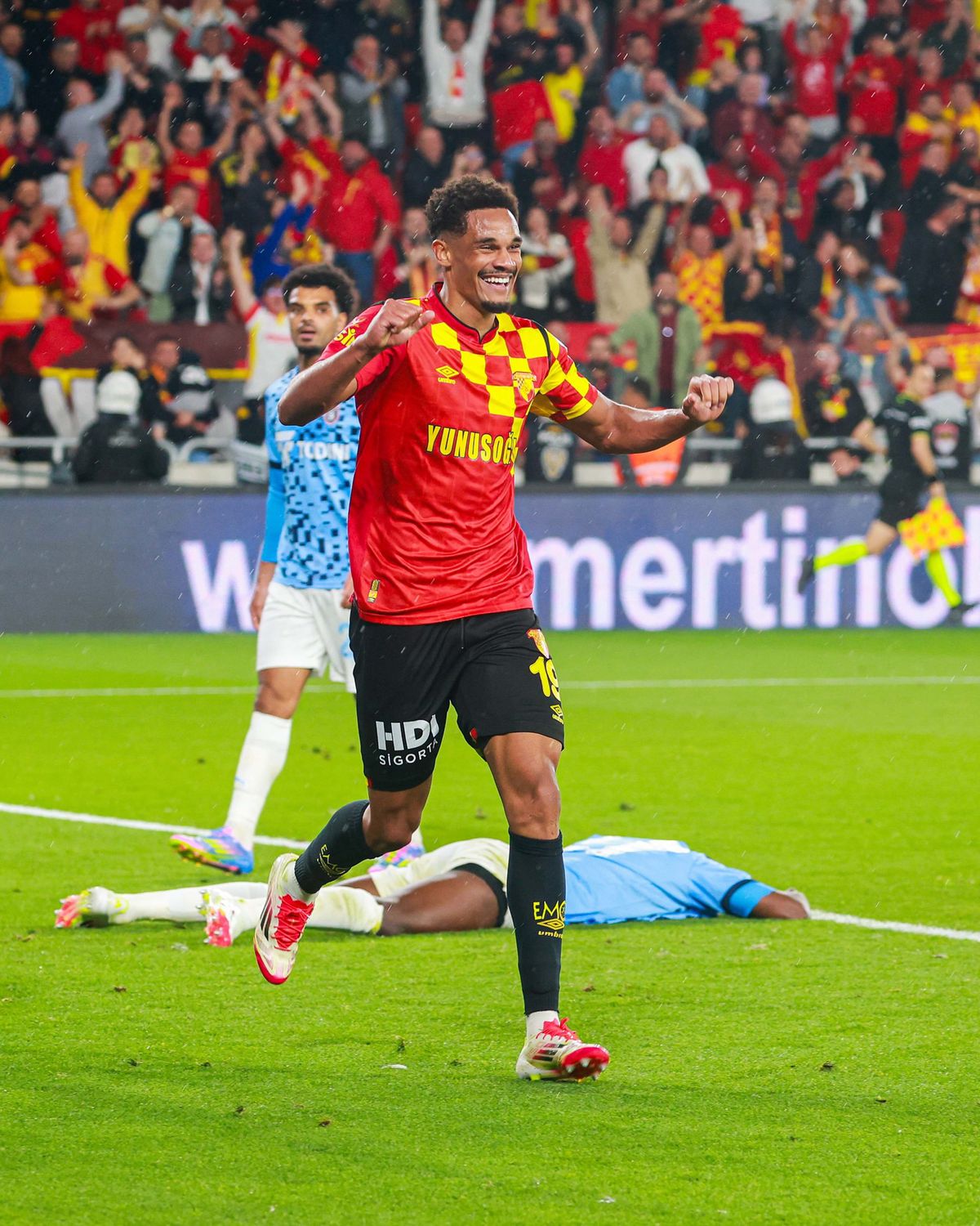 Göztepe'ye Emersonn'dan servet geliyor