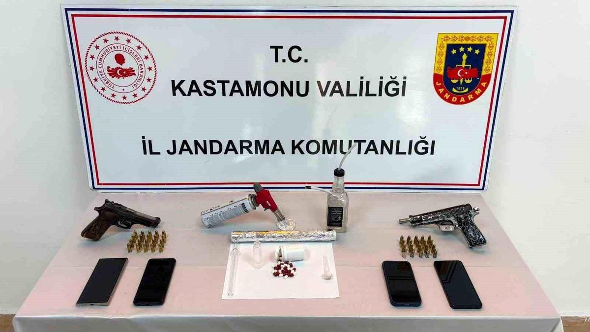 Kastamonu'da uyuşturucu operasyonlarında yakalanan 3 şüpheli tutuklandı