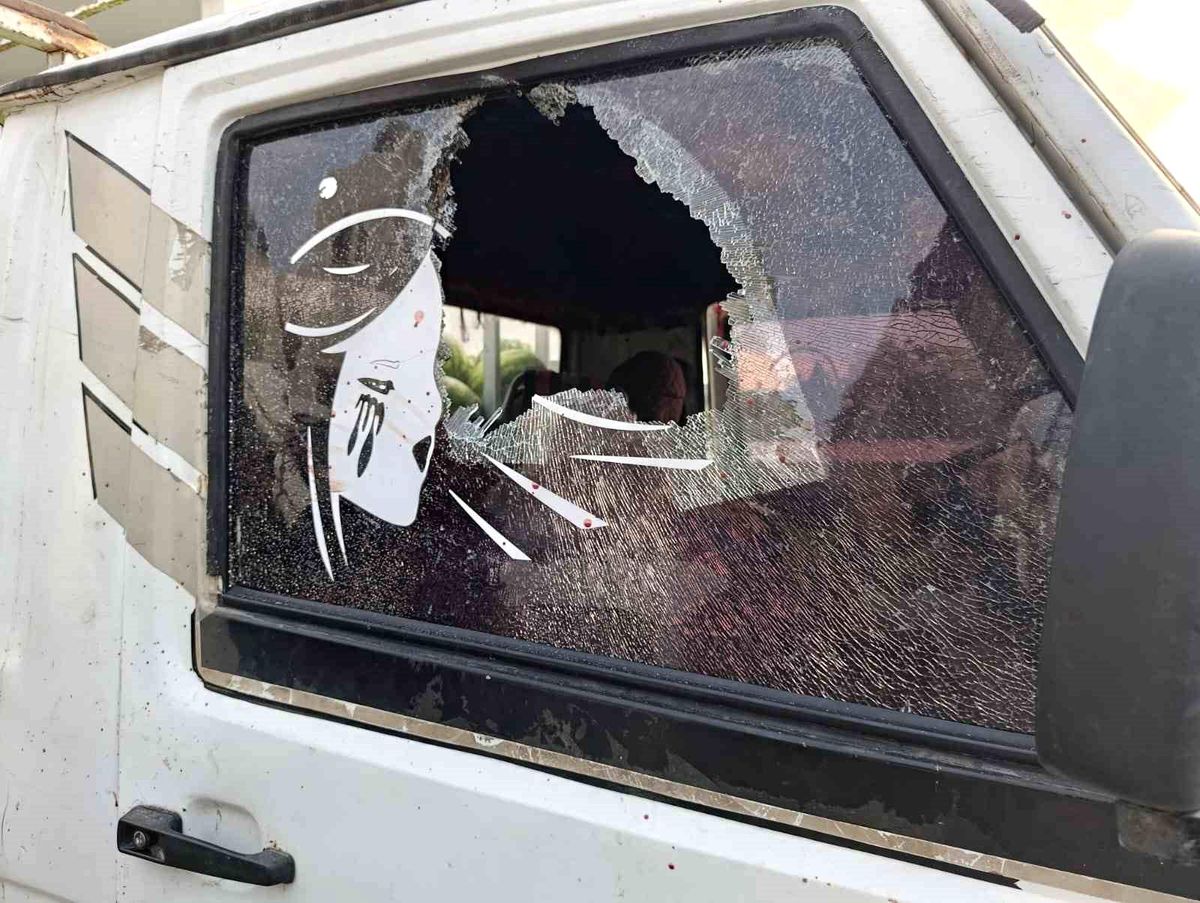 Hatay'da Karpuz Fiyatı Kavgası: Pazarcı Rakibinin Aracının Camlarını Kırdı