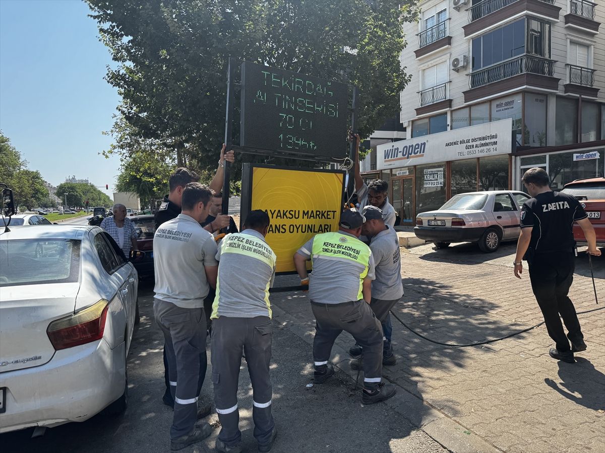 Kepez'de kaldırım işgaline zabıta denetimi
