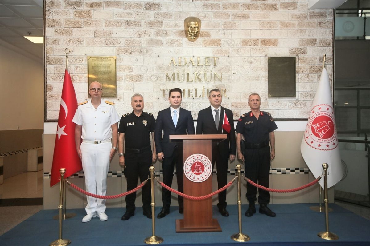 Mersin Valisi Toros'tan Cumhuriyet Başsavcısı Yasin Emre'ye ziyaret