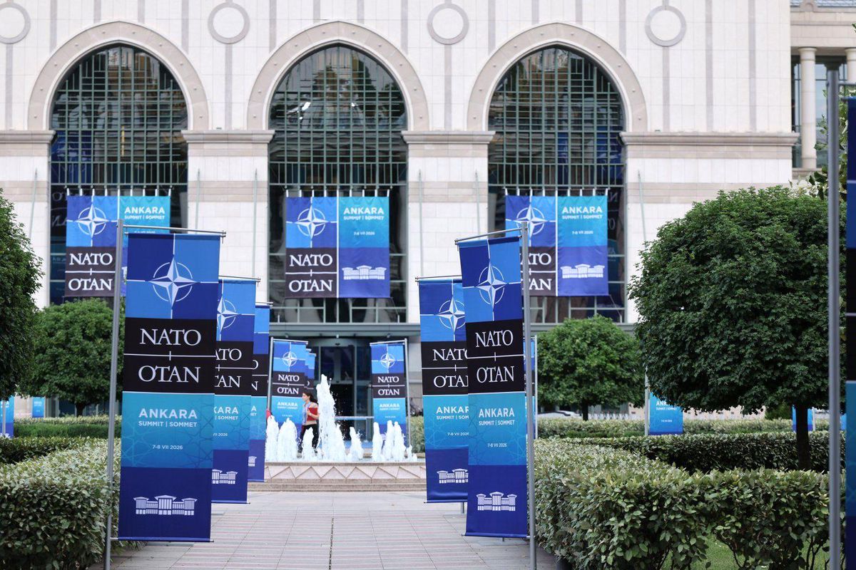 NATO Zirvesi'nin Ankara'da başlaması ve ana gündem maddeleri hakkında bilgi.