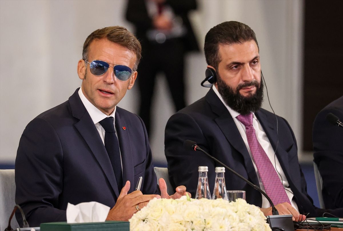Suriye Cumhurbaşkanı Şara ile Fransa Cumhurbaşkanı Macron, Suriye-Fransa Ekonomi Forumu'nda konuştu