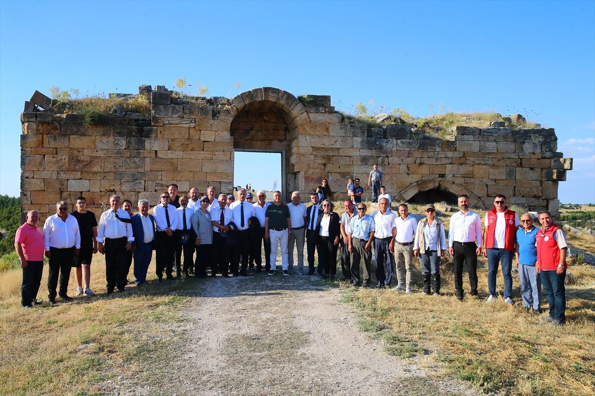 Uşak İl Genel Meclisi Toplantısı Blaundos Antik Kenti'nde yapıldı