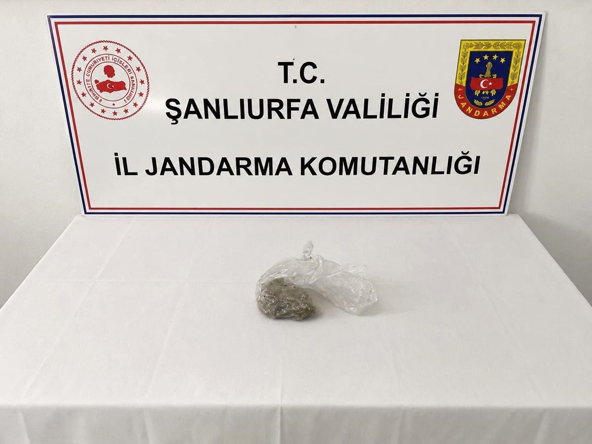 Uygulamada uyuşturucu, silah ve kaçak sigara ele geçirildi