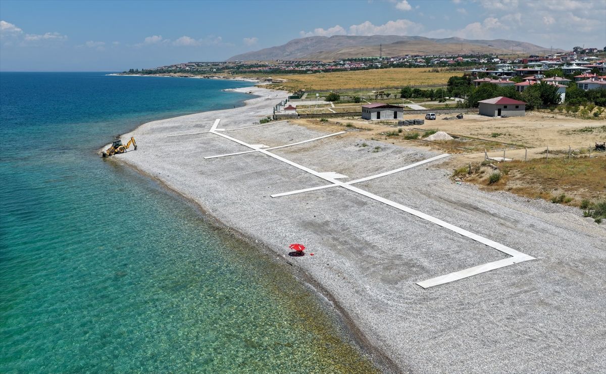 Van'da 3 Yeni Halk Plajı İnşa Ediliyor: Soyunma Kabinleri ve Diğer İmkanlar Yolda