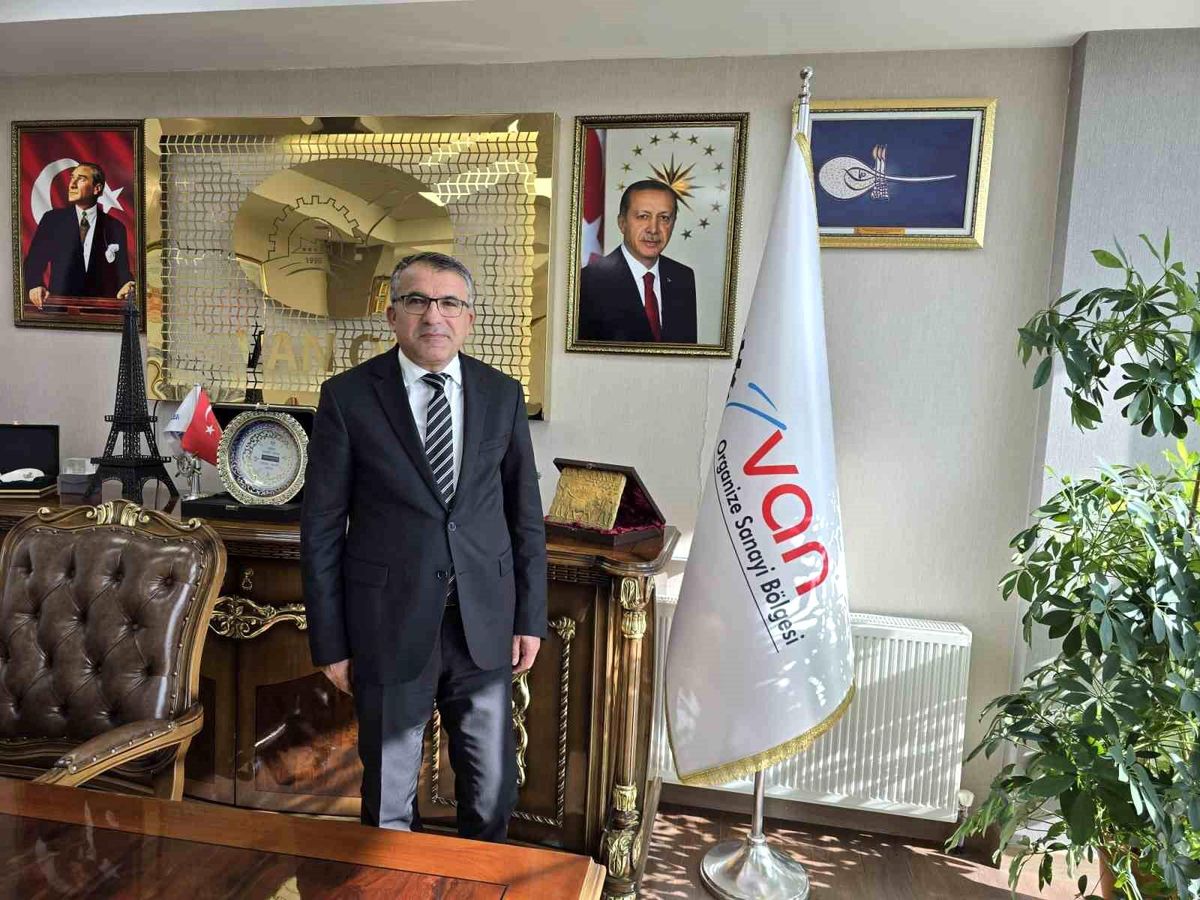 Van OSB Başkanı Memet Aslan hızlı tren planlamasına ilişkin açıklamalarda bulundu.