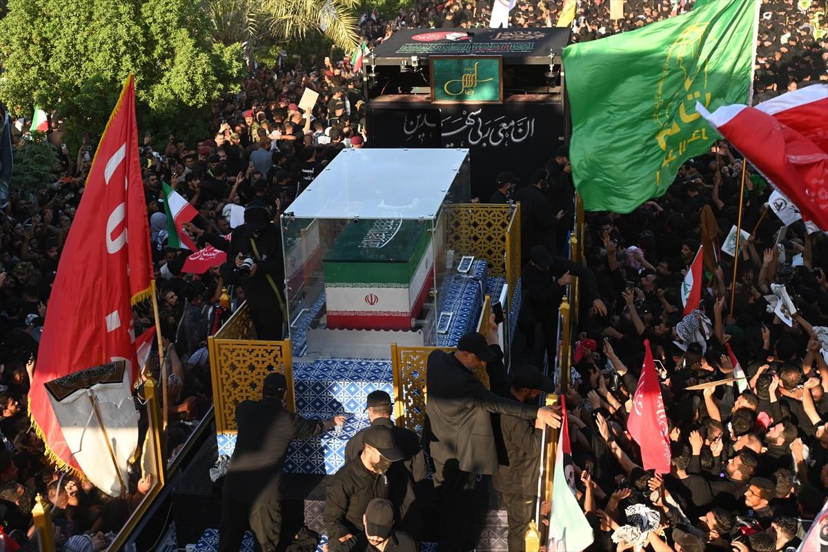 ABD ve İsrail saldırılarında ölen Ali Hamaney için Necef'te veda töreni