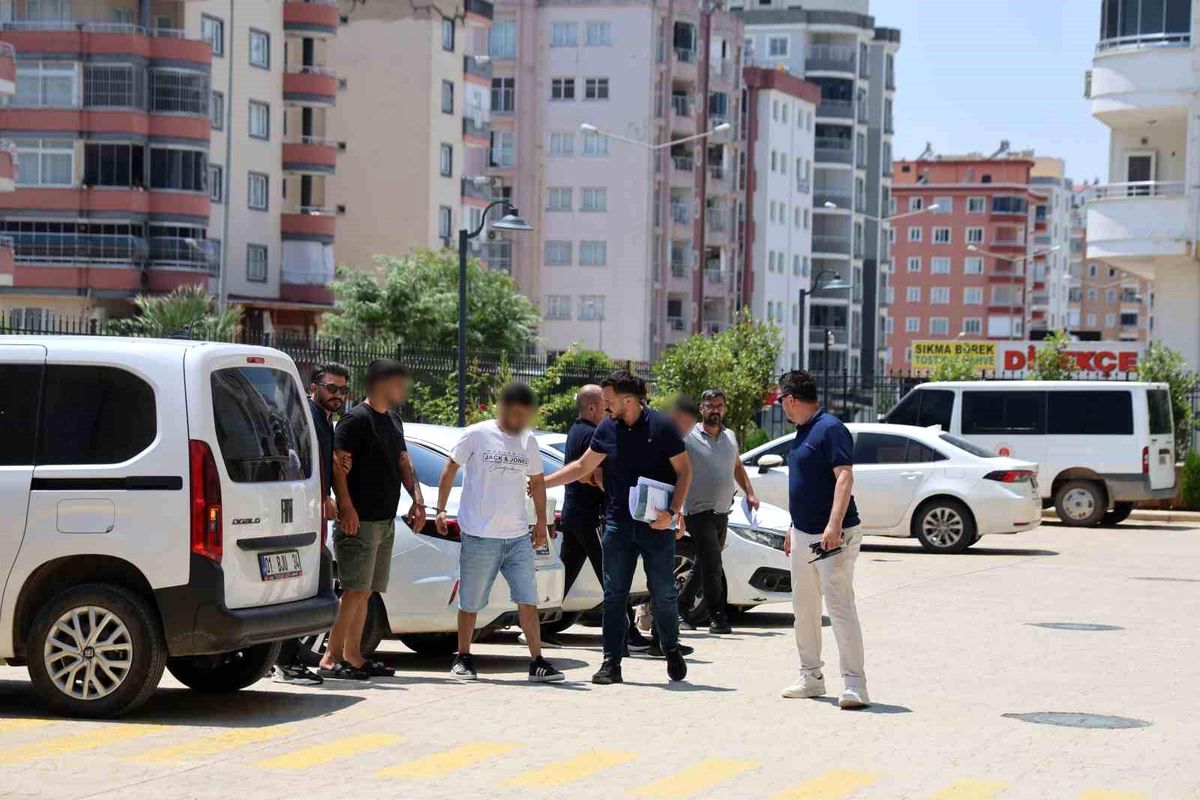Adliye önündeki silahlı kavganın 4 şüphelisi serbest bırakıldı