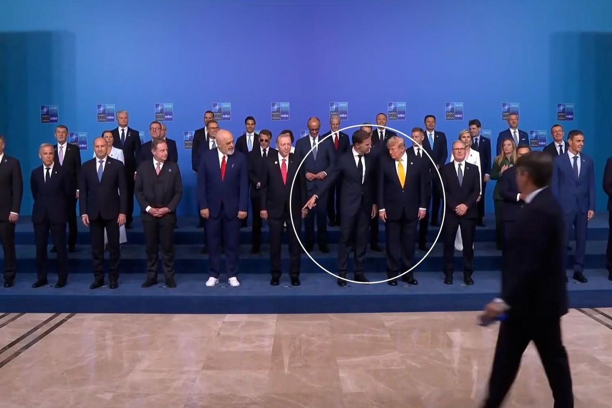 Aile fotoğrafına damga vuran an! Rutte espri yaptı, Rama'nın yüzü düştü
