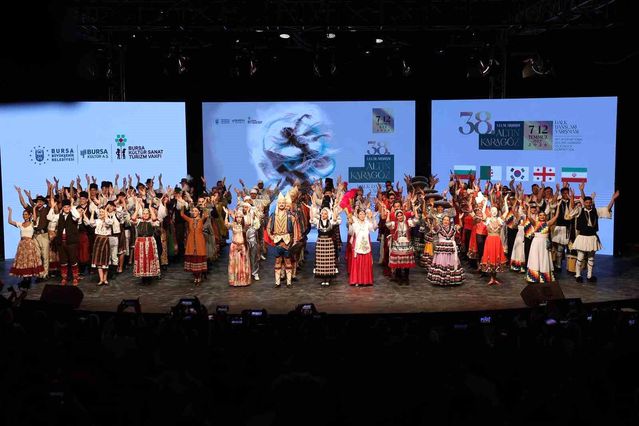 38. Altın Karagöz Halk Dansları Yarışması Başladı