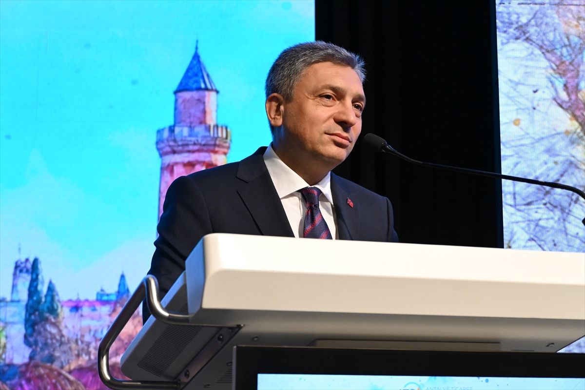 Antalya'daki tarihi Kaleiçi bölgesinin geleceği zirvede ele alındı
