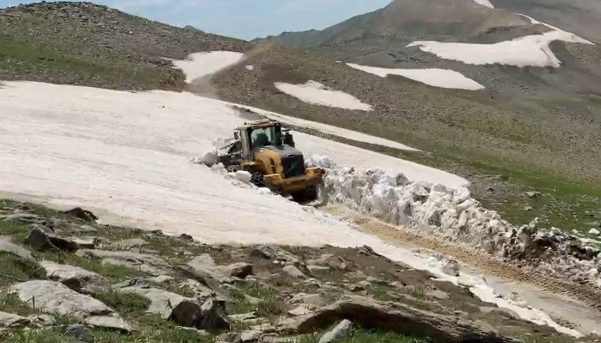 Bitlis'te temmuz ayında karla mücadele