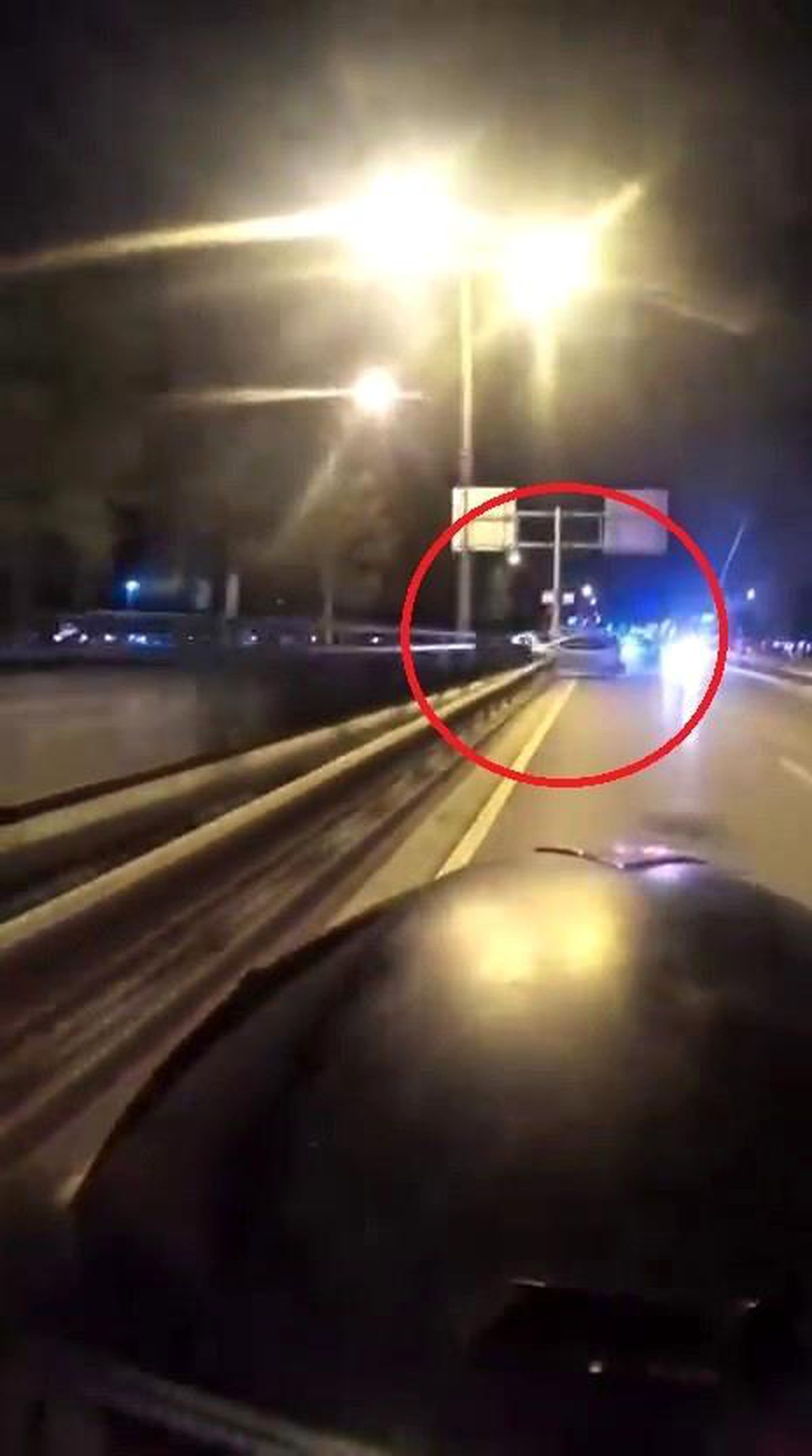 Bursa'da otomobil bariyerlere çarpıp böyle takla attı...Feci kaza kask kamerasında