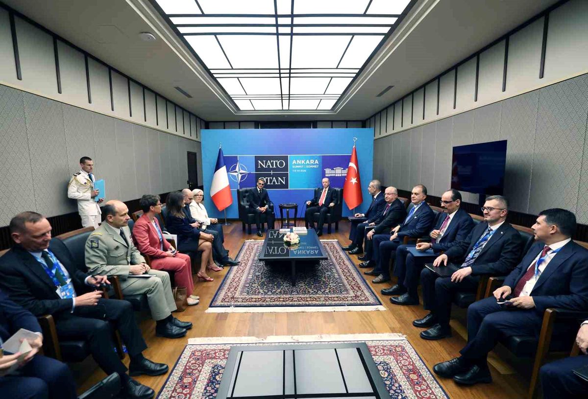 Erdoğan ve Macron NATO Zirvesi'nde görüştü