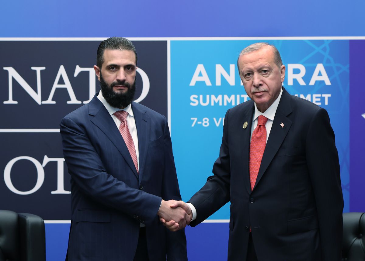 Erdoğan, Suriye Devlet Başkanı Ahmed Şara'yı NATO Zirvesi'nde Kabul Etti