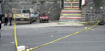 Diyarbakır'da otomobilinde silahlı saldırıya uğrayan sürücü yaşamını yitirdi