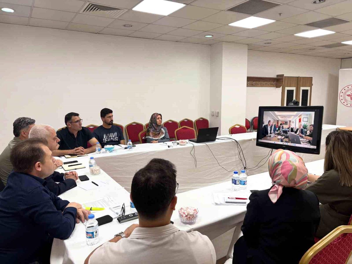 Erzincan'da evde sağlık hizmetleri ve katkı payları değerlendirildi