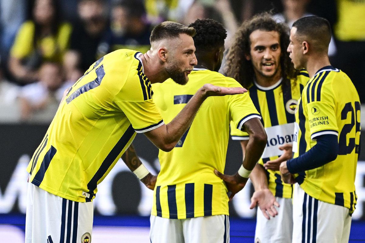 Fenerbahçe, Admira Wacker'i çok farklı geçti