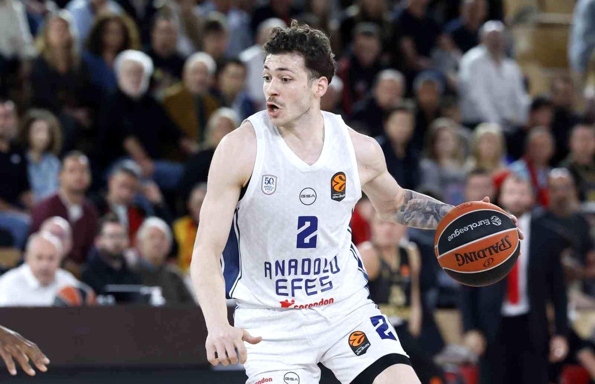 Galatasaraylı basketbolcu Şehmus Hazer