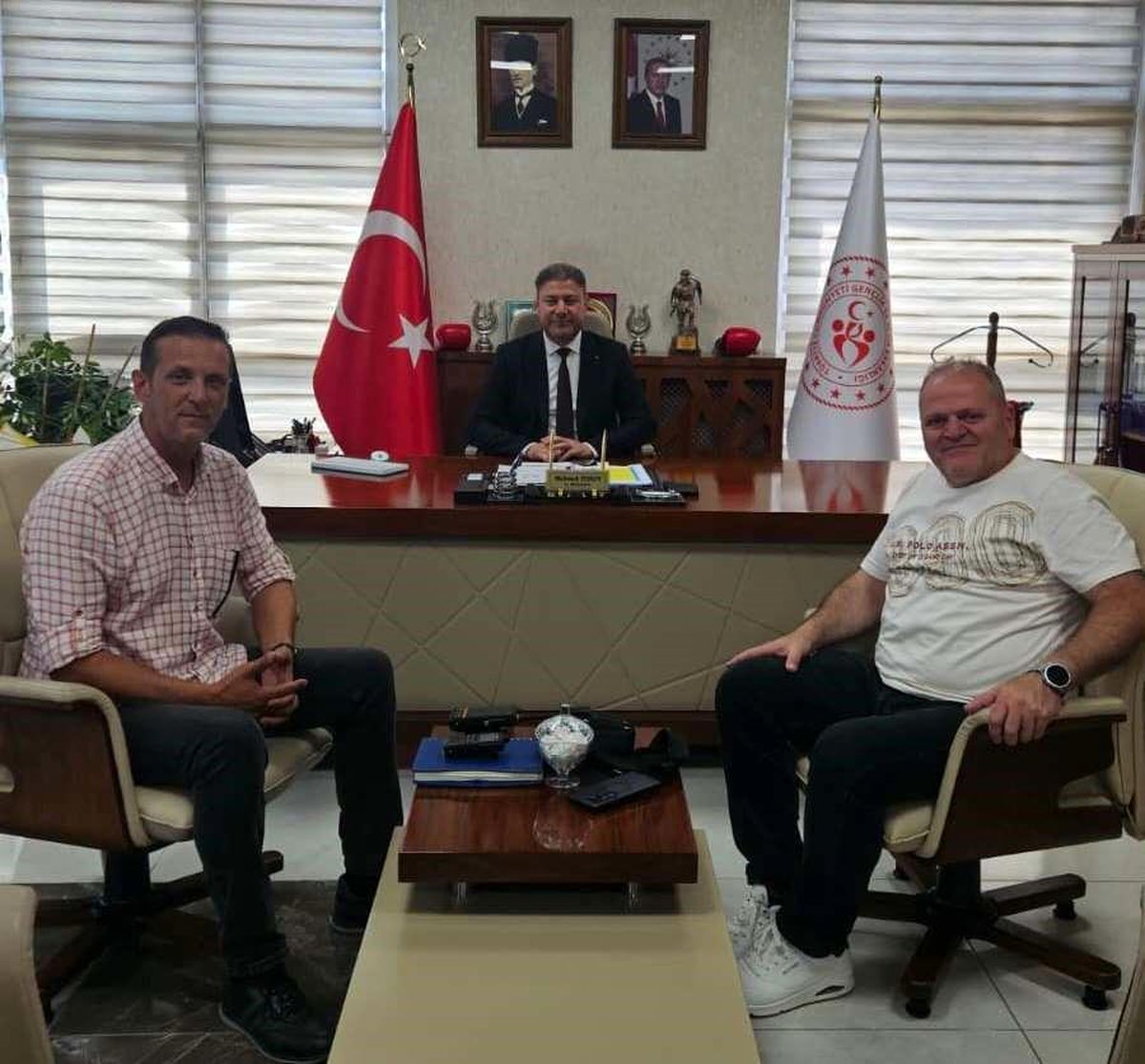 İHAKUT Havacılık Spor Kulübü'nün Van temasları