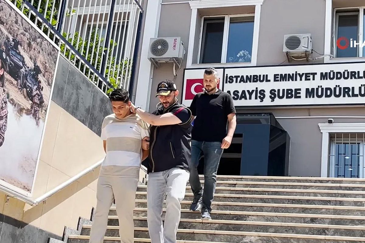 İstanbul'da restoranlardaki müşterilerin çantasını çalan çocuk hırsız yakalandı