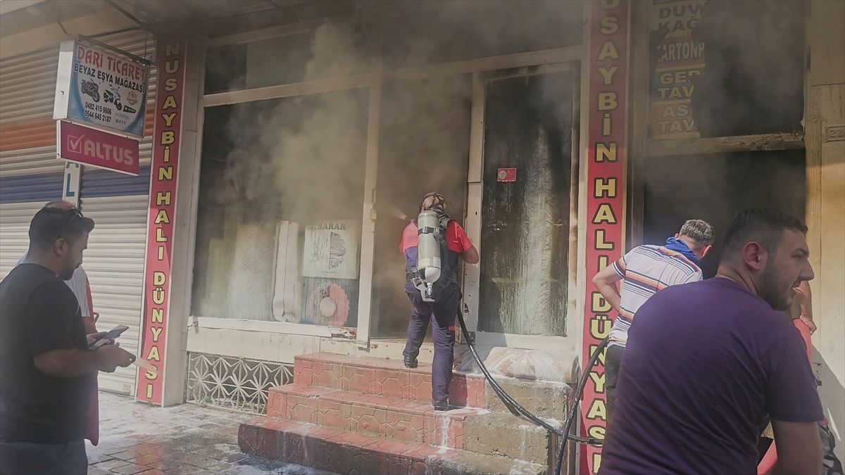 Mardin'de iş yerinde çıkan yangın söndürüldü