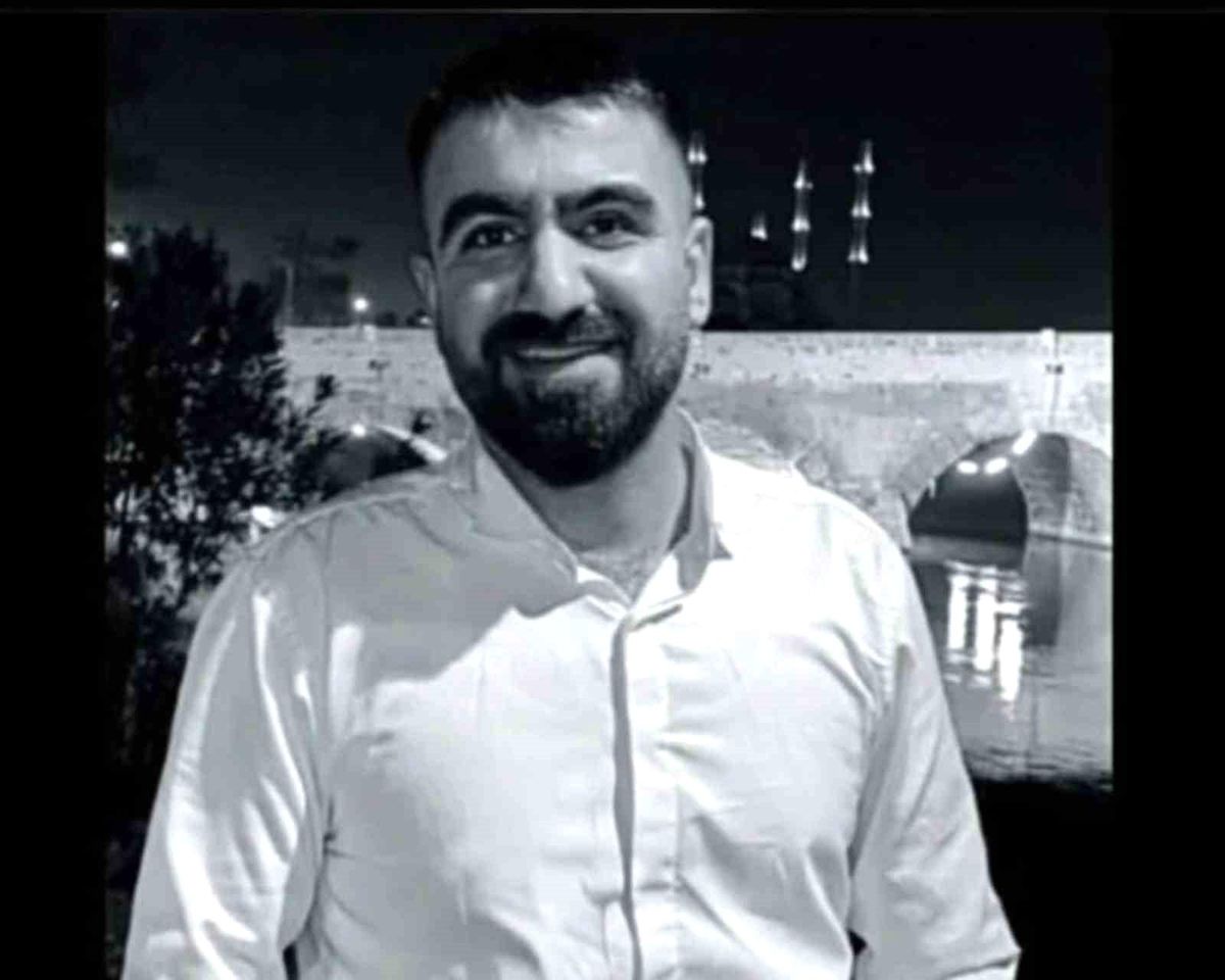Mersin'de nişan hazırlığı yaparken trafik kazasında hayatını kaybeden genç sürücü Emre Bozdoğan'ın fotoğrafı.