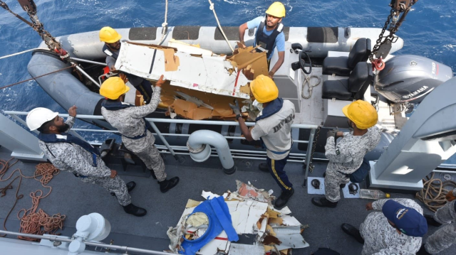 Cargo plane wreckage search in Pakistan