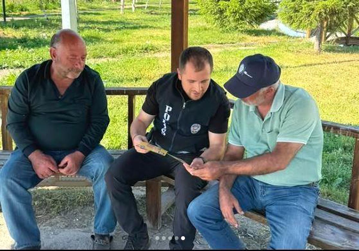 Polis, dolandırıcılığa karşı vatandaşları bilgilendirdi