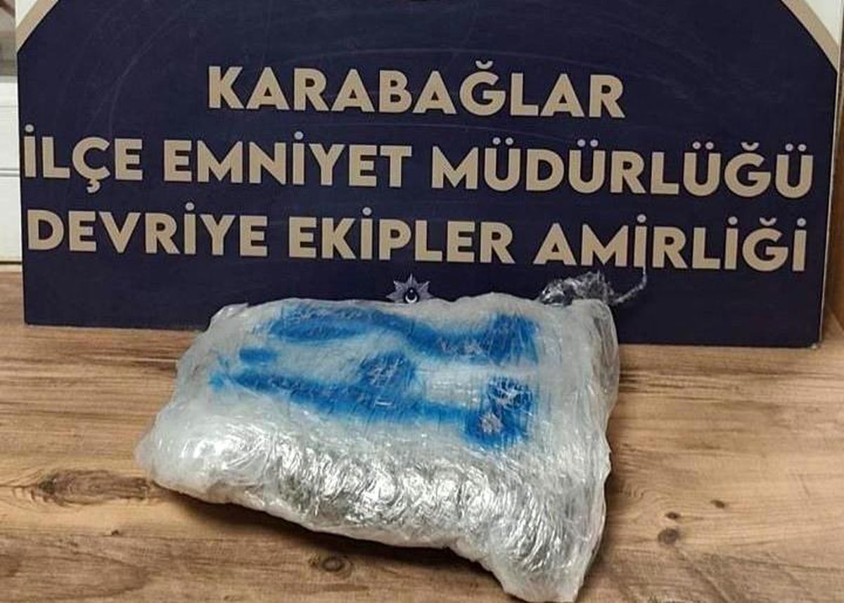 Polisten kaçan motosikletliden 1 kilo 200 gram uyuşturucu çıktı