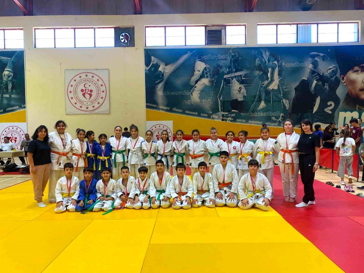 Salihli'den 21 madalyalık zafer