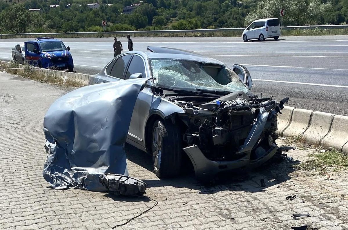 Tatvan'da zincirleme trafik kazasında 5 kişi yaralandı