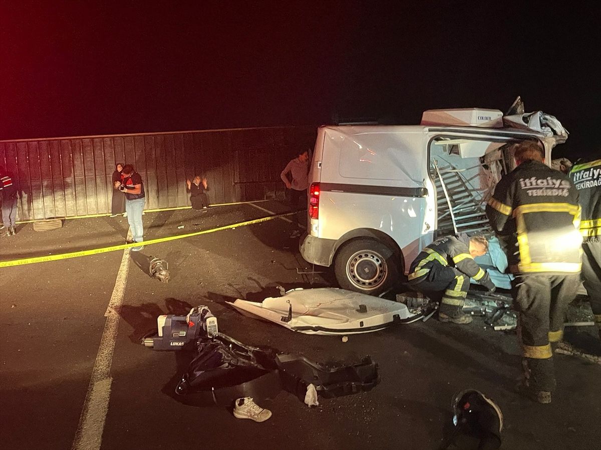 Tekirdağ'da zincirleme trafik kazasında 3 kişi öldü