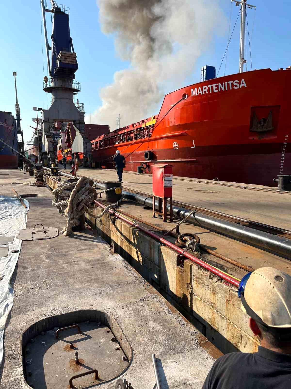 Yalova'da tersanedeki gemide patlama