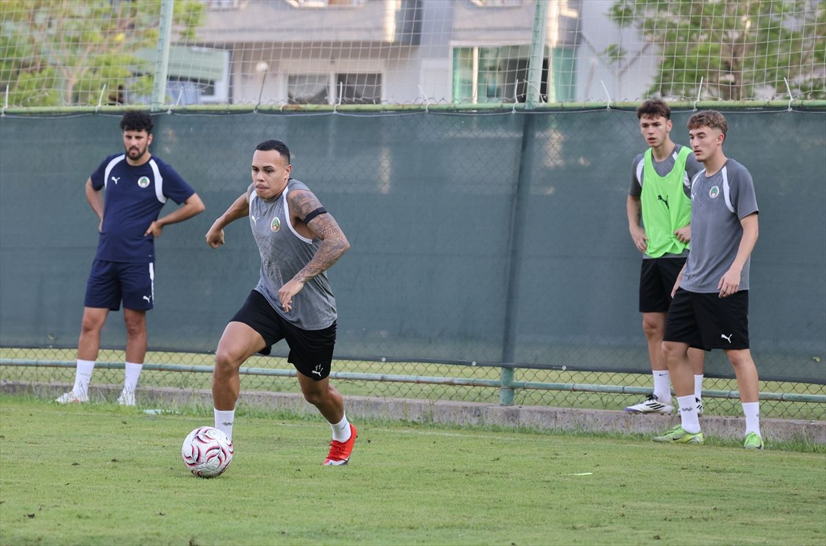 Alanyaspor, yeni sezon hazırlıklarını sürdürdü