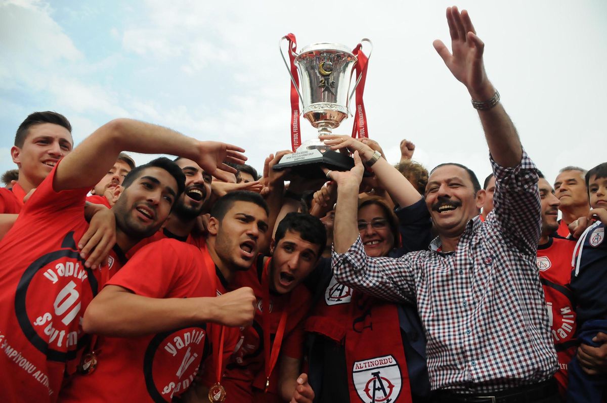 Altınordu eski başkanı, kulübün 2. Lig'e katılmama kararını eleştirdi