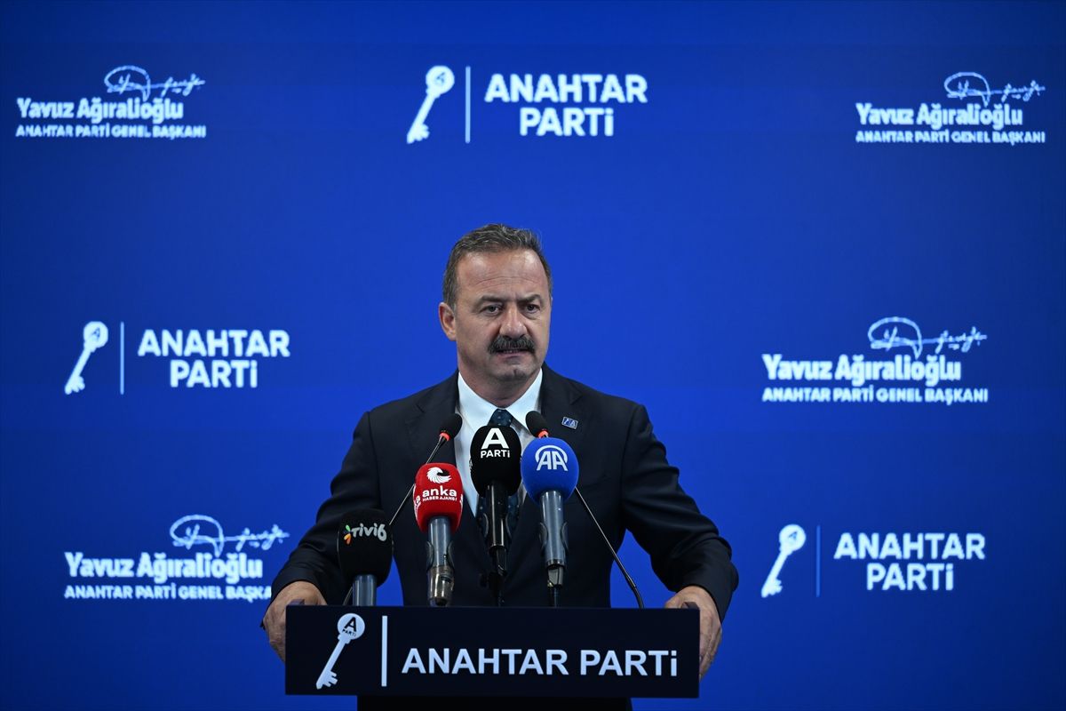 Anahtar Parti Genel Başkanı Ağıralioğlu, basın toplantısı düzenledi