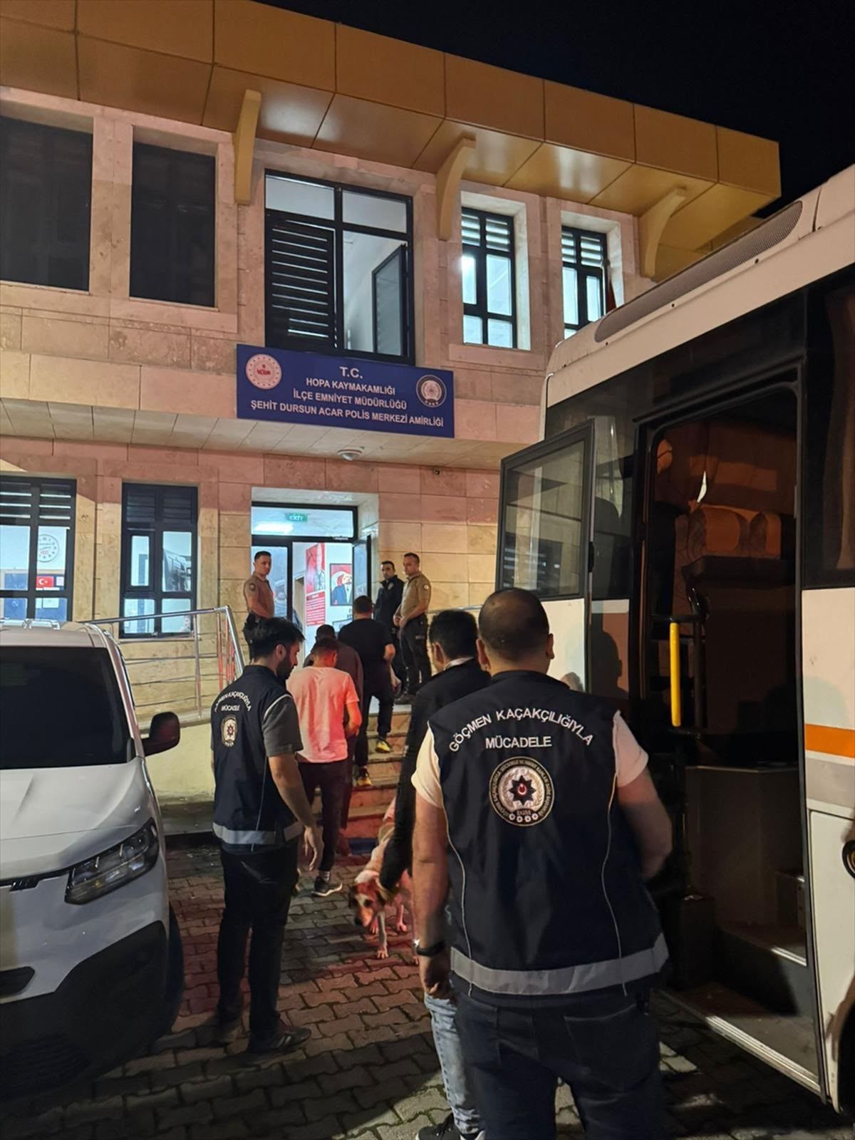Artvin'de düzensiz göçmenlere yönelik düzenlenen operasyon.