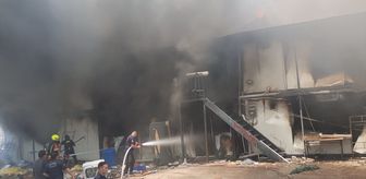 Balıkesir'deki inşaat şantiyesinde işçilerin kaldığı 9 konteyner yandı