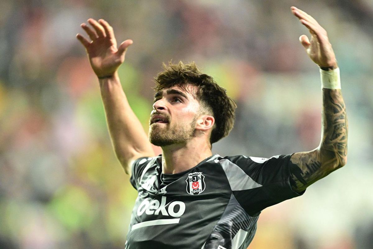 Jota Silva Olympiakos formasıyla