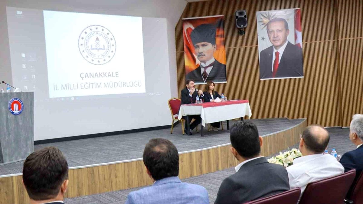Çanakkale'de eğitimde yenilikçi teknolojilerin etkin kullanımı toplantısı gerçekleştirildi
