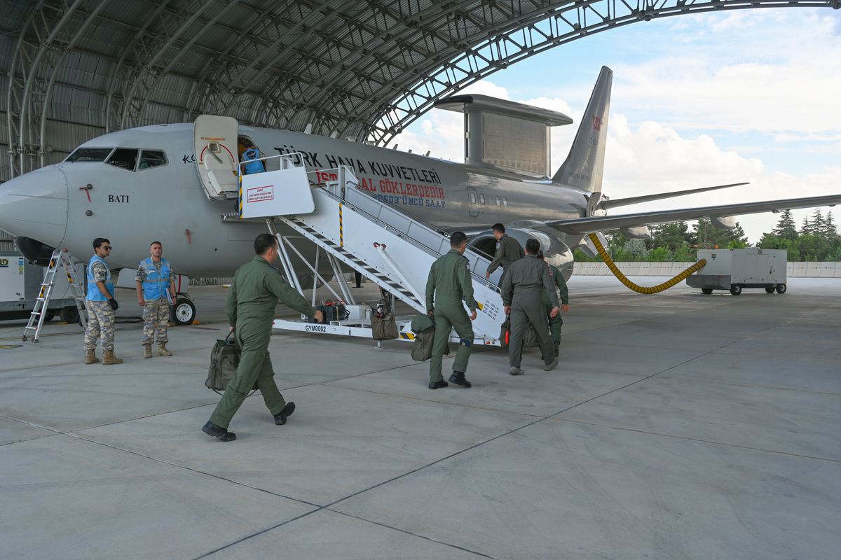 E-7T uçağı hava güvenliği görevini tamamladı