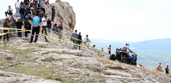 Ekstrem sporcuları volkanik Tendürek Dağı'nda sıra dışı bir deneyim yaşadı