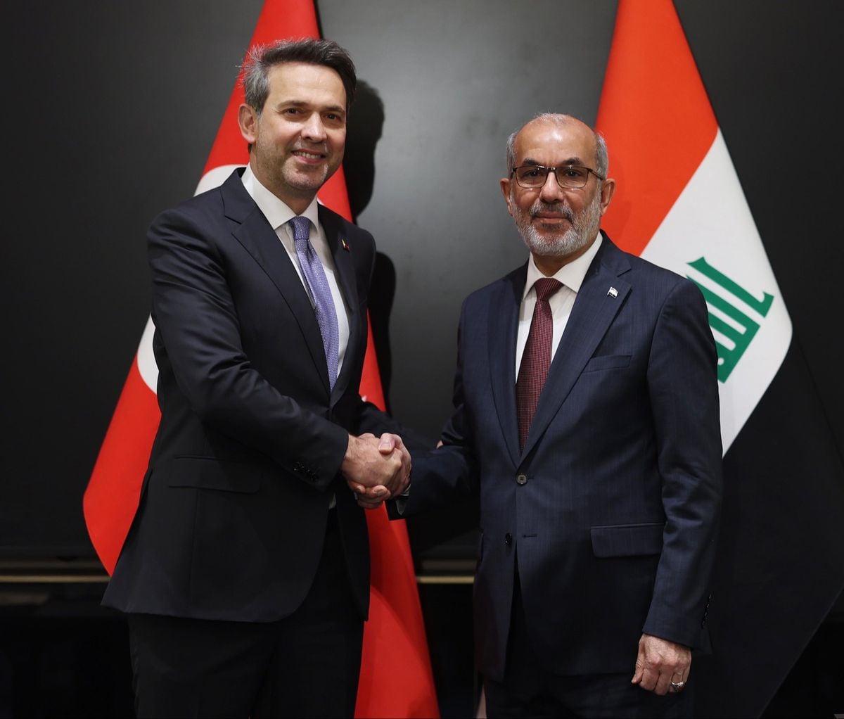 Enerji ve Tabii Kaynaklar Bakanı Alparslan Bayraktar, Irak'ın başkenti Bağdat'ta.