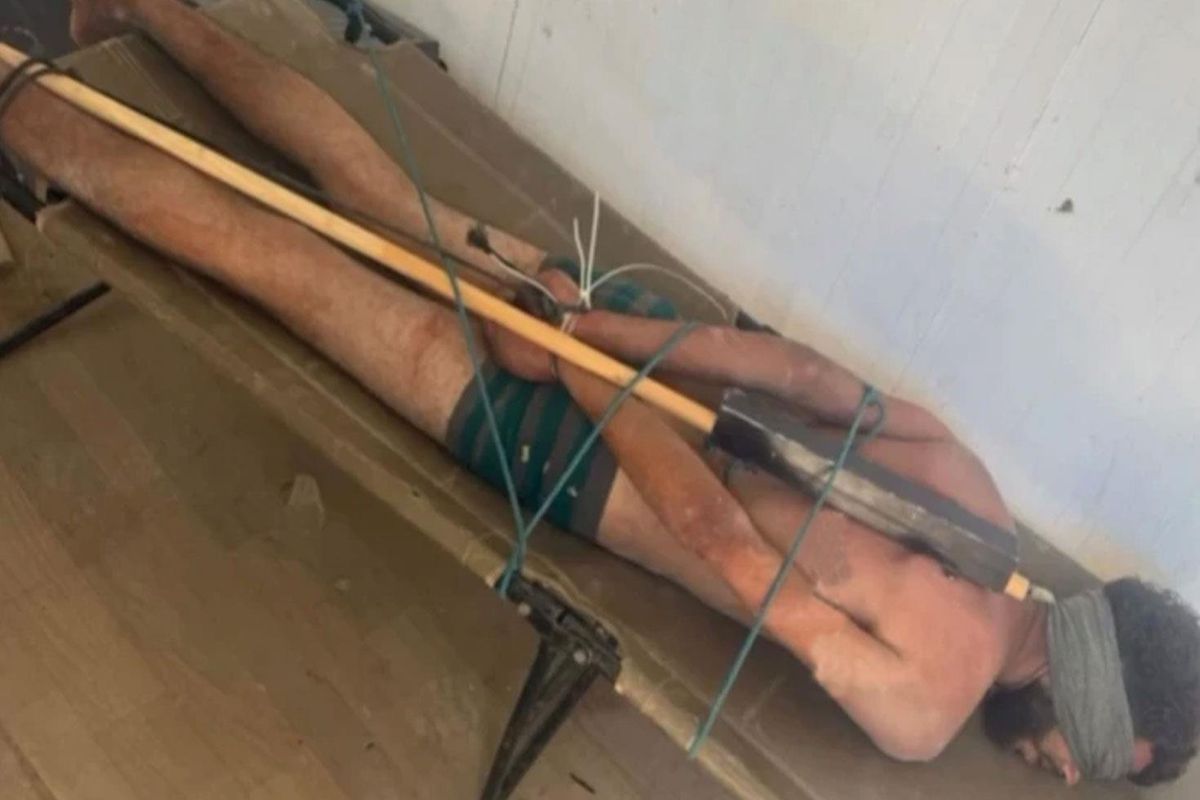 İsrail askeri Filistinli esire işkence yaptı, fotoğrafını 'Günaydın' notuyla paylaştı