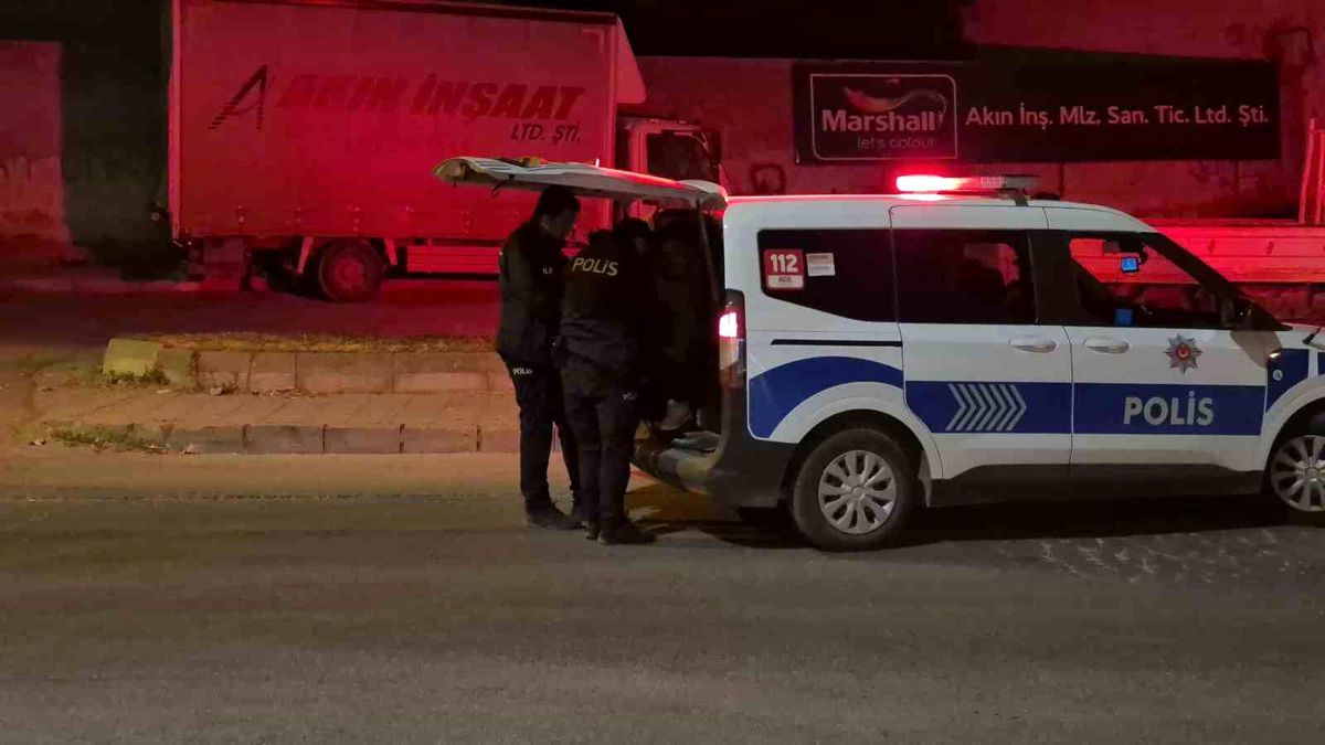 Eskişehir'de cezaevinden izinli çıkan kişi annesini bıçakla kovaladı; şüpheli gözaltına alındı