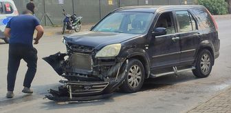 İzmir'de otomobil ile cipin çarpıştığı kazada 4 kişi yaralandı